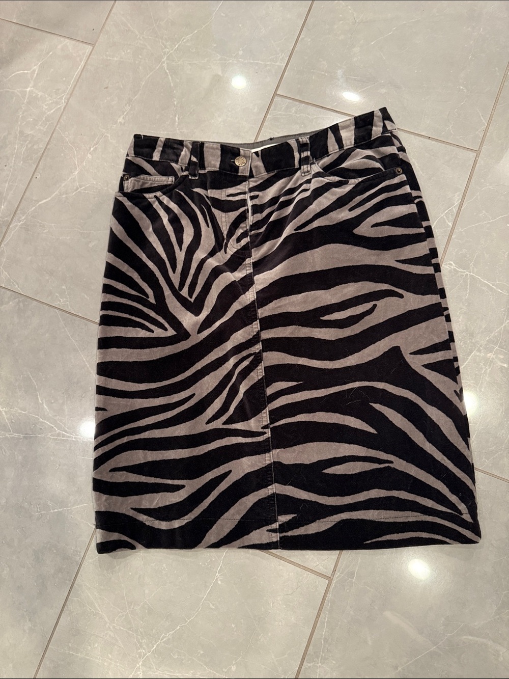 Boden, black and gray zebra pencil skirt. Size 6L